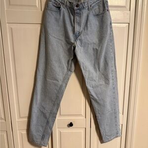 Vintage Levi's 550 Relaxed Fit Tapered Light Blue Jeans